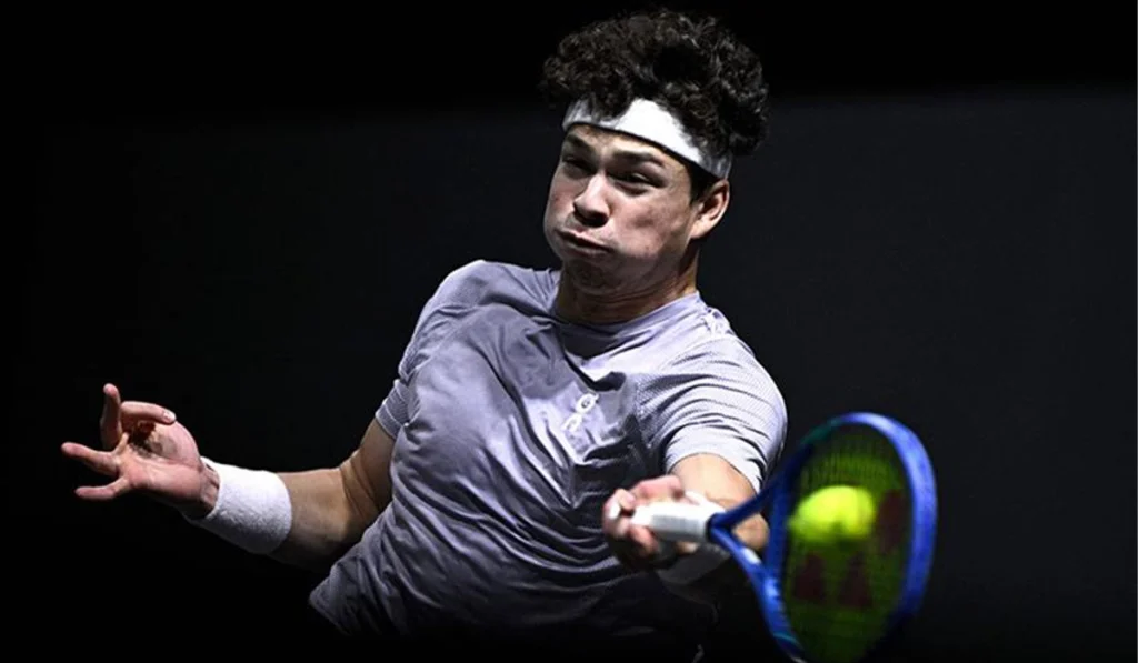 Paris Masters: Shelton beats Rublev to reach last eight