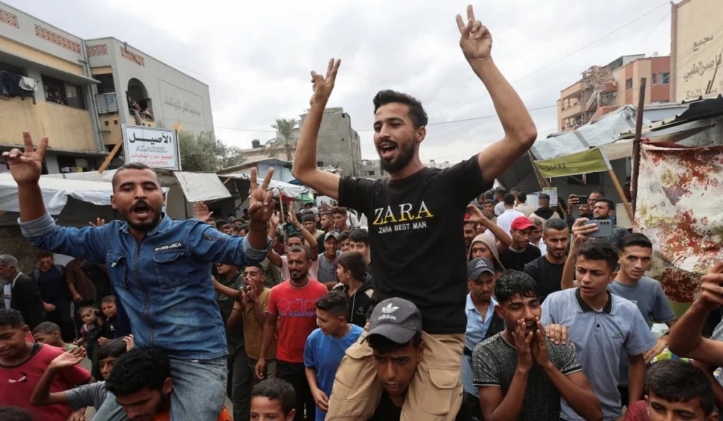 Israel, Hamas sign Gaza ceasefire deal