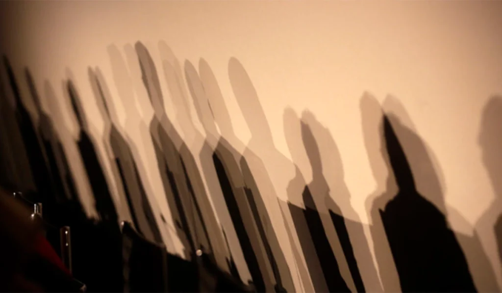 Government to hunt down fake news propagators, troll cells