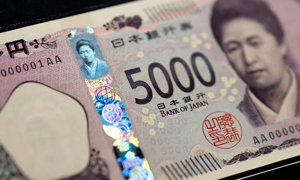 Yen weakest since mid-February on fiscal fears