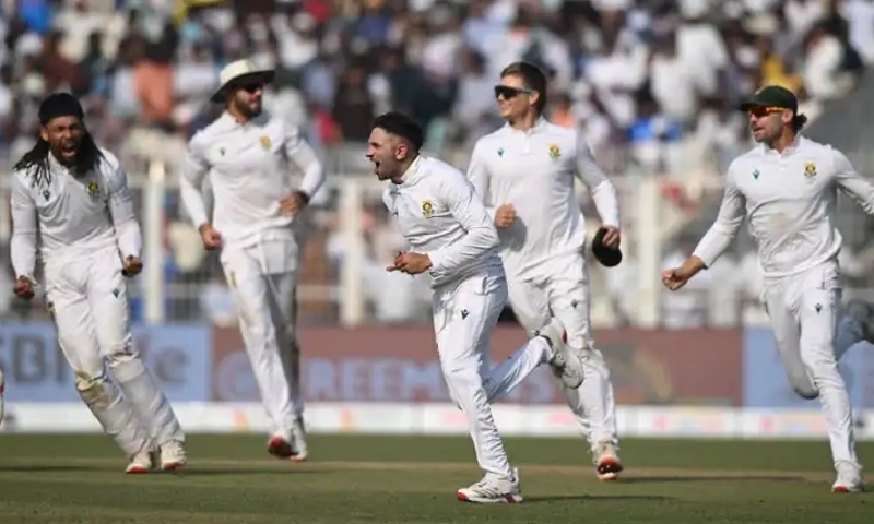 IND VS SA Test: South Africa tighten grip as India face uphill battle in final test
