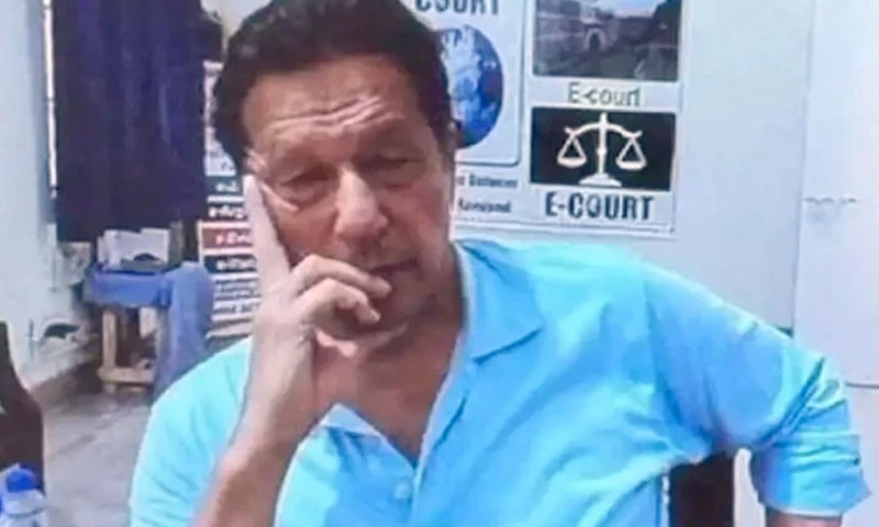 Khawaja Asif alleges Imran Khan receiving special privileges in jail