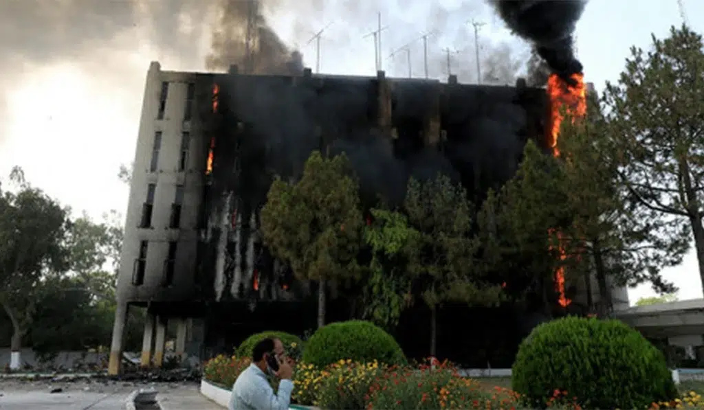 Fawad fears governor's rule as Ikhtiar Wali recalls May 9 events