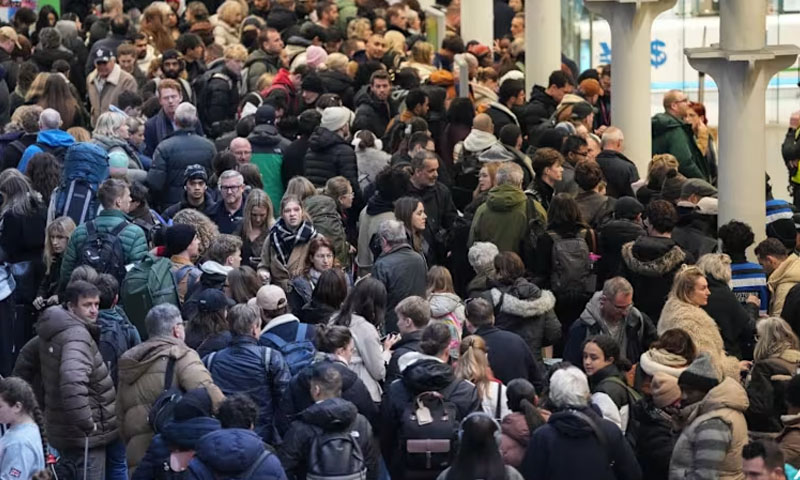 Eurostar suspends all Europe trains