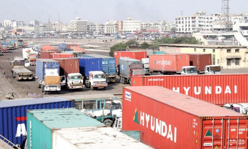 Goods transporters end strike
