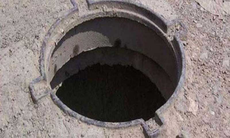 Karachi sees another toddler fall into uncovered manhole
