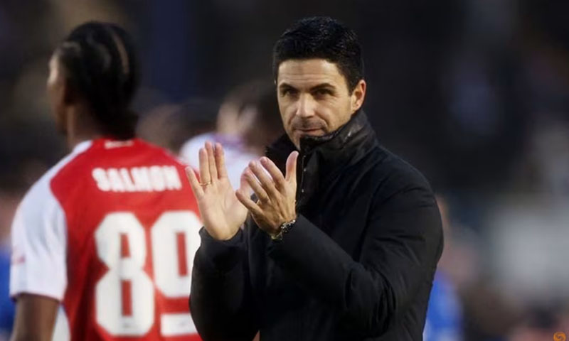 Arsenal face Chelsea in League Cup semi