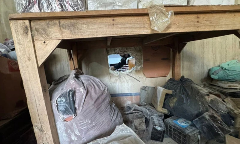 Burglars steal gold worth Rs300 million from Karachi jewellery shop