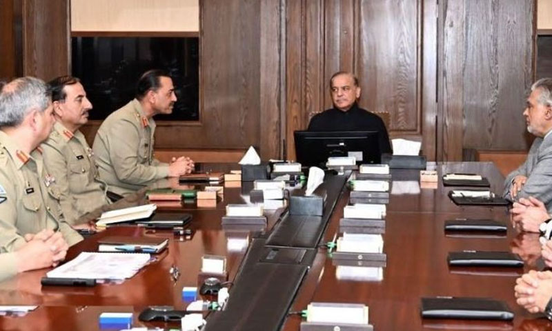 PM Sharif visits GHQ, hails armed forces’ response to Afghan Taliban attacks