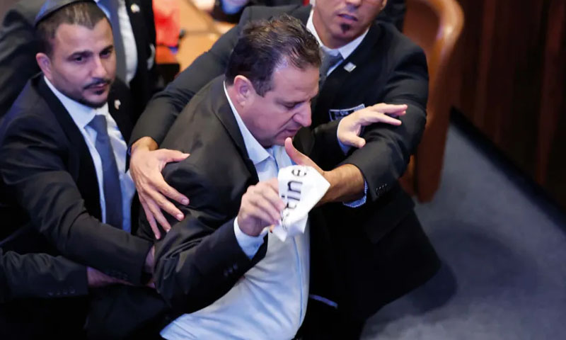Viral video shows Ayman Odeh criticizing Netanyahu in Knesset