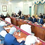 Pakistan to set weekly fuel prices; considers shorter work and school