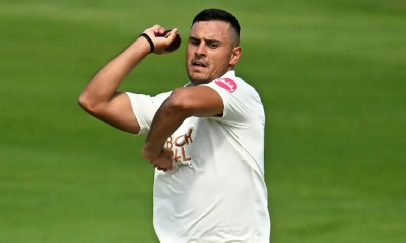 All-rounder Swanepoel leaves team during final to catch flight