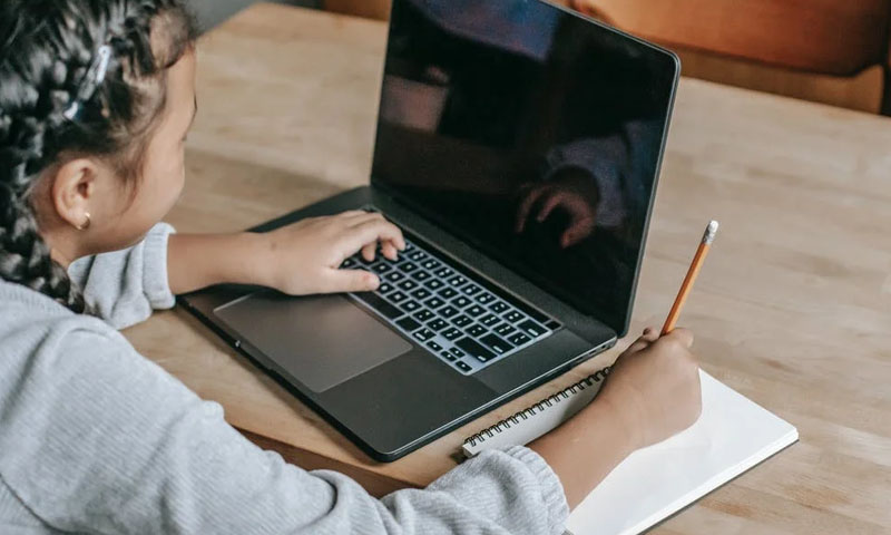 Pakistan shifts universities online, orders two-day weekly school holidays