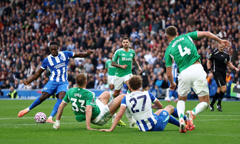 Welbeck brace sinks Liverpool as Brighton climb to eighth
