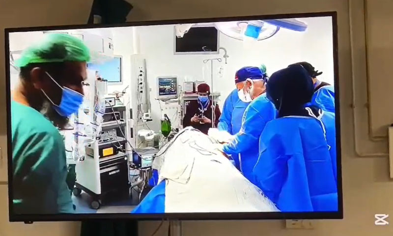 UK, Pakistani surgeons perform robotic surgery at Peshawar’s LRH