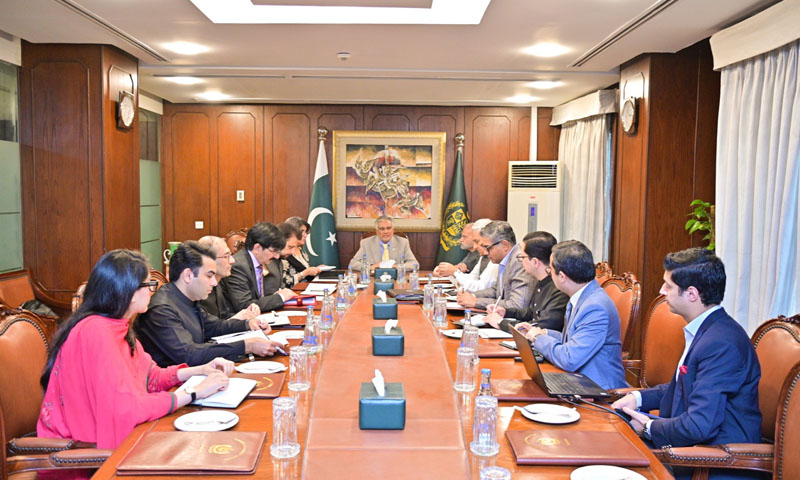 Dar holds important meeting ahead of expected arrival of Iranian delegation