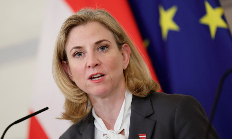 Austria expels three Russian diplomats over alleged spying devices
