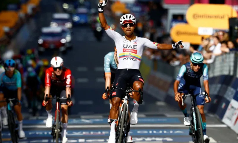 Ciccone claims pink jersey after Narvaez victory in Giro stage four