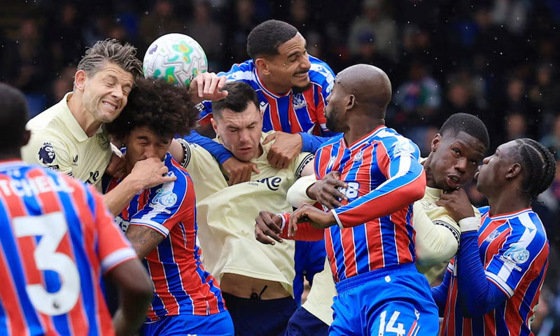 Everton six points off top six after draw at Crystal Palace