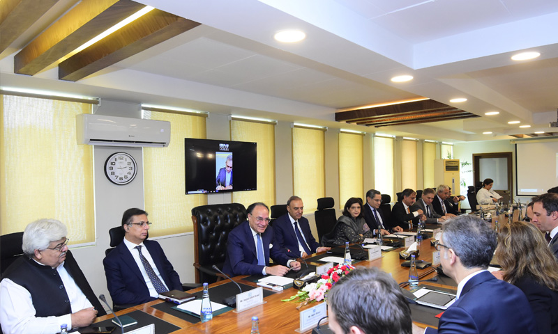 Pakistan, IMF discuss budget, reforms as talks focus on stability and growth agenda