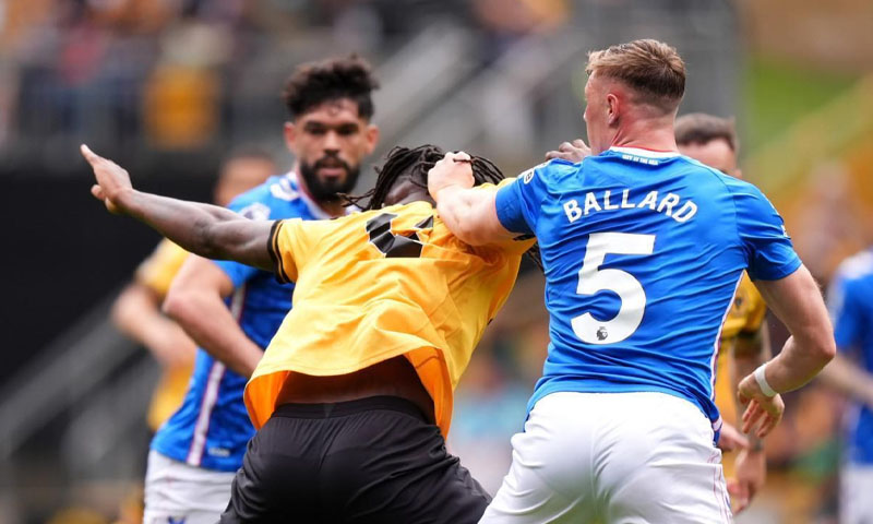 Ballard sees red for hair pull as Wolves and Sunderland share 1-1 draw