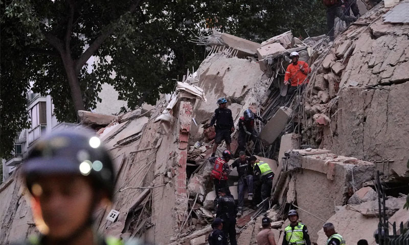 Death toll rises to 32 after twin earthquakes hit Venezuela, hundreds injured