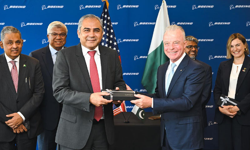 Naqvi meets Boeing president to discuss aircraft deal for PIA