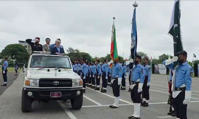 Iran's interior minister conferred with a guard of honour at Islamabad Police Lines