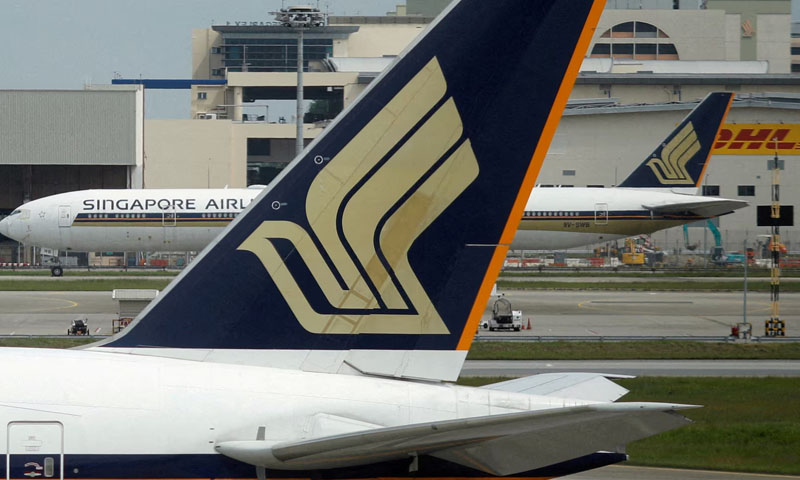 Airlines resume some Middle East flights but disruption continues