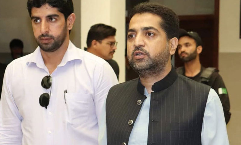 Balochistan home minister escapes unhurt as convoy comes under attack in Mastung