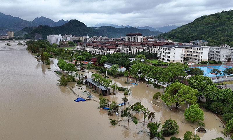 Nearly 950 Shanghai flights grounded amid high storm in China's east