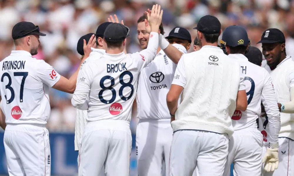 England pacers rout Pakistan for 110, take 180-run lead at Lord’s