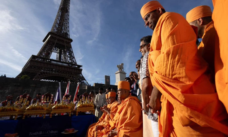 Paris probe claim women were hidden from Hindu delegation at Eiffel Tower