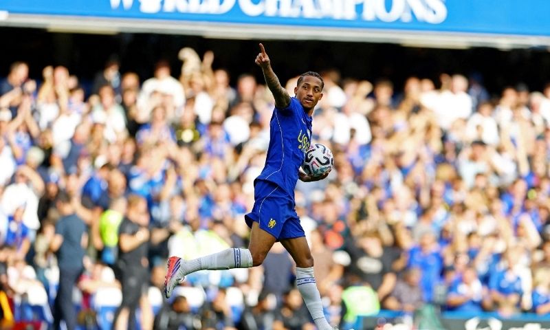 Hull extend unbeaten start with 2-2 draw at Chelsea