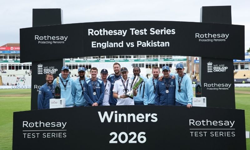 England clinch third Test by eight wickets to complete series whitewash