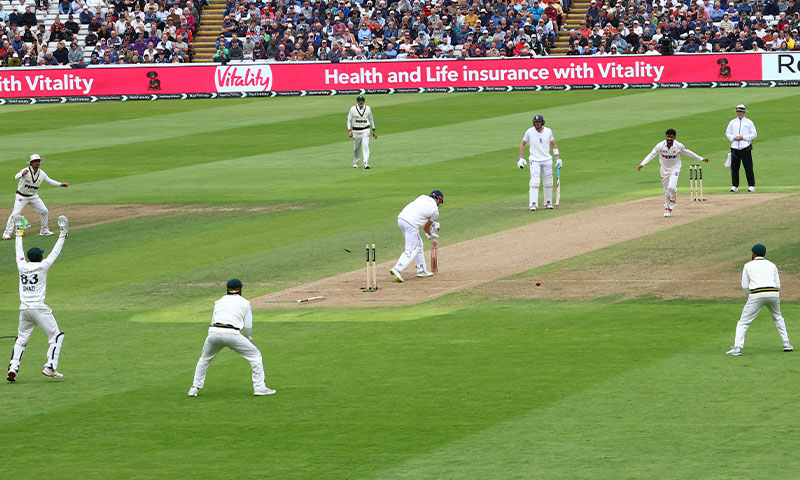 England pile on 453, take 320-run lead over Pakistan in Birmingham Test
