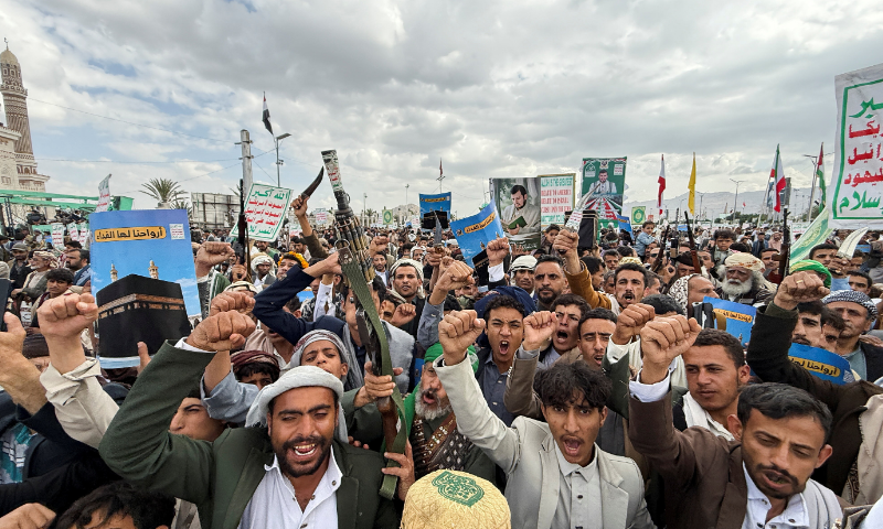 Houthis push for control of Yemen highlands as Trump is said to have called off strikes