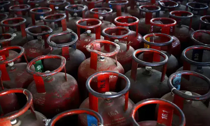 LPG price hiked by Rs20.68 per kg for October