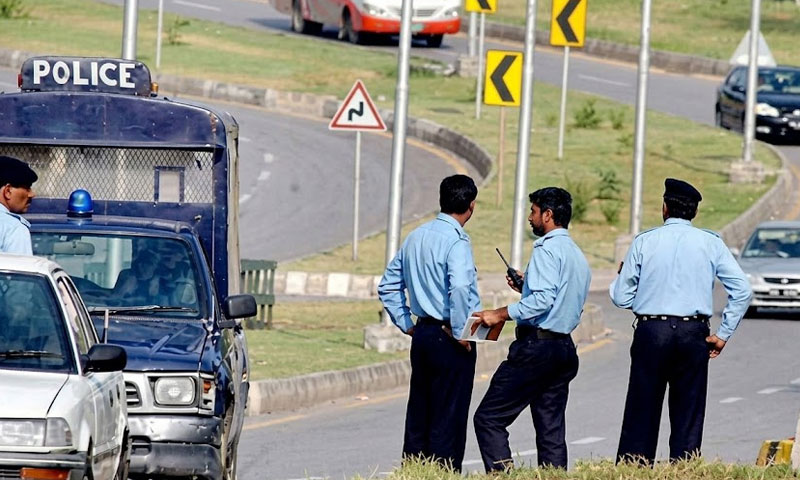 Islamabad police bar officers, personnel from using social media
