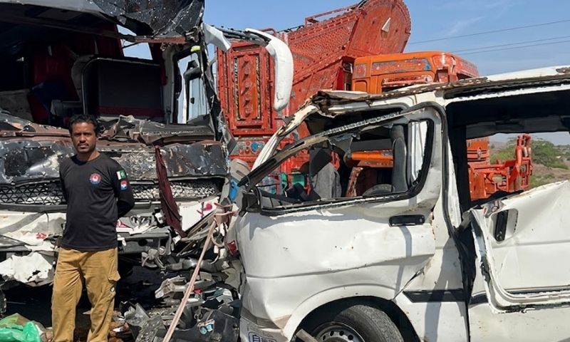 10 killed as passenger bus, van collide in Balochistan’s Lasbela