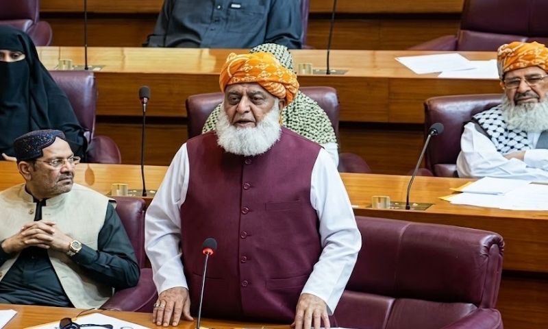 Maulana Fazl says govt backtracked on PTI long march deal, slams KP governor’s rule