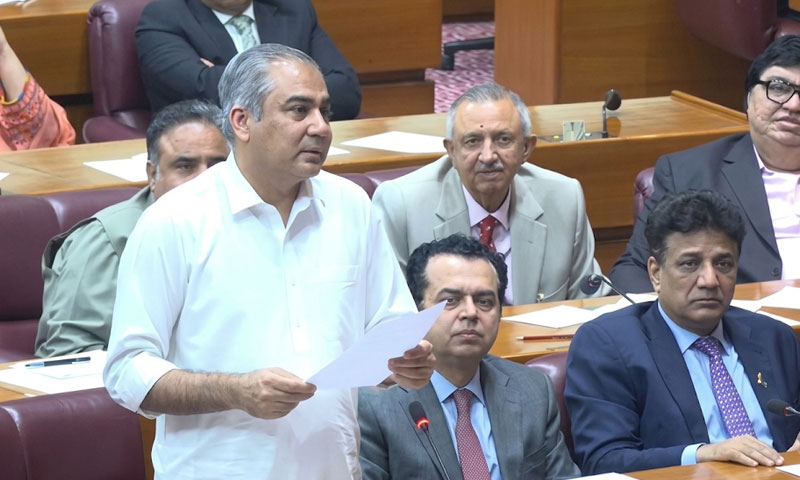 Naqvi renews dialogue offer, asks PTI to make decisions at the table