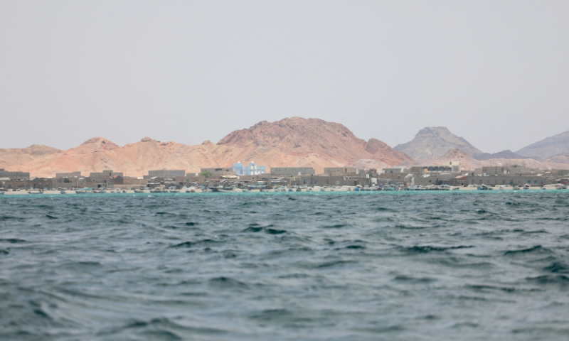 Yemeni govt forces advance on Bab el-Mandeb Strait