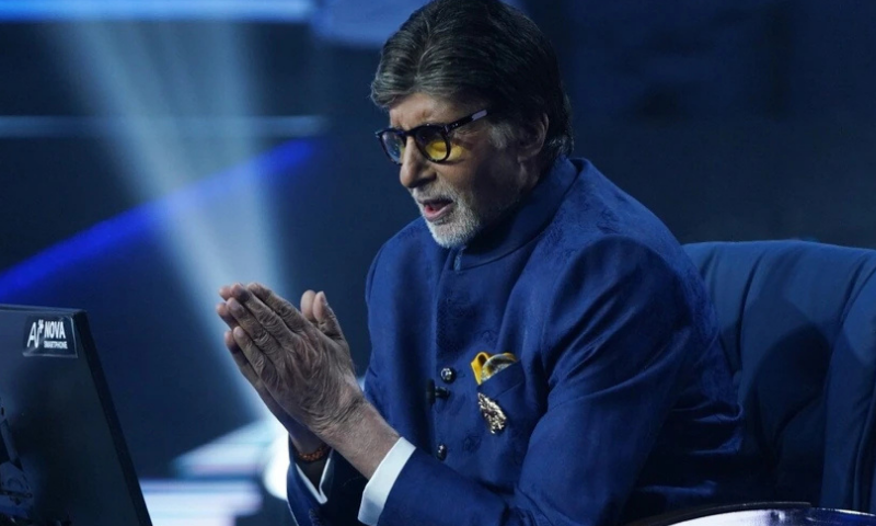 Amitabh Bachchan injures knee after fall during ‘Kaun Banega Crorepati 18’ recording