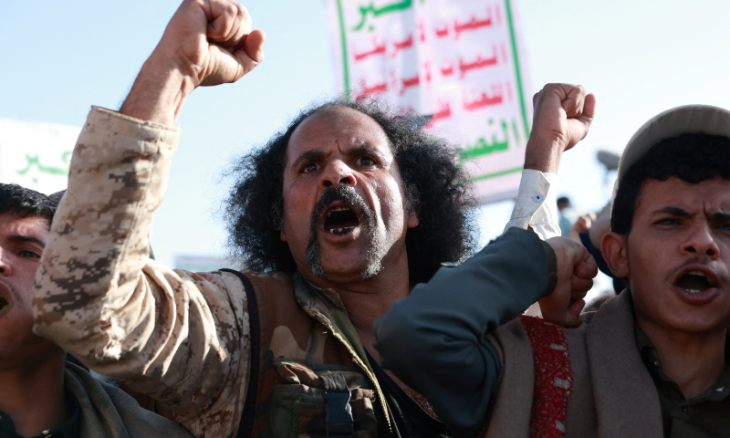 Houthis renew warning over Saudi airports after deadly Riyadh attack