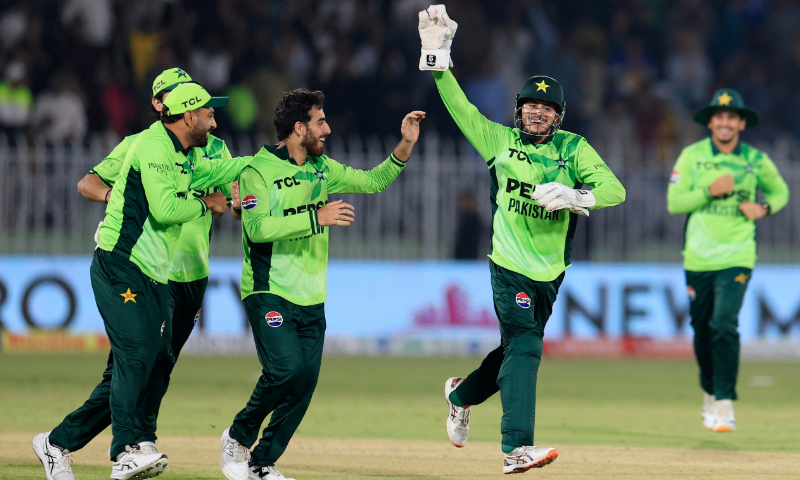 Pakistan beat England by 87 runs as Minhas takes six wickets in tri-series clash