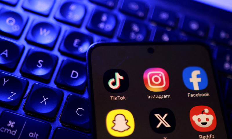 Florida asks court to force Meta to change Facebook, Instagram for teens