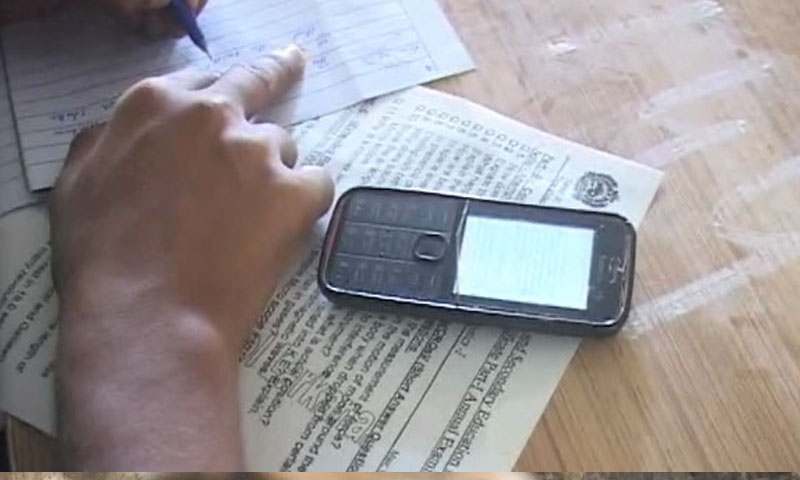 سندھ میں میٹرک امتحانات، نقل مافیا آج بھی سرگرم، پرچے آؤٹ