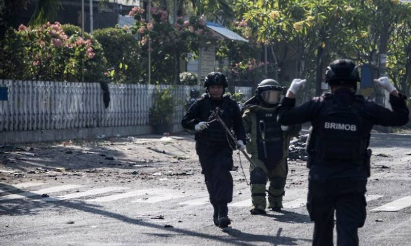 انڈو نیشیا کے تین گرجا گھروں پر حملے،نو ہلاک 40 سے زائد زخمی