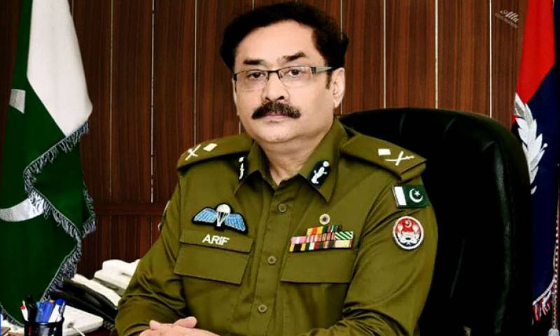 نئے آئی جی پنجاب عارف نواز نے عہدے کا چارج سنبھال لیا